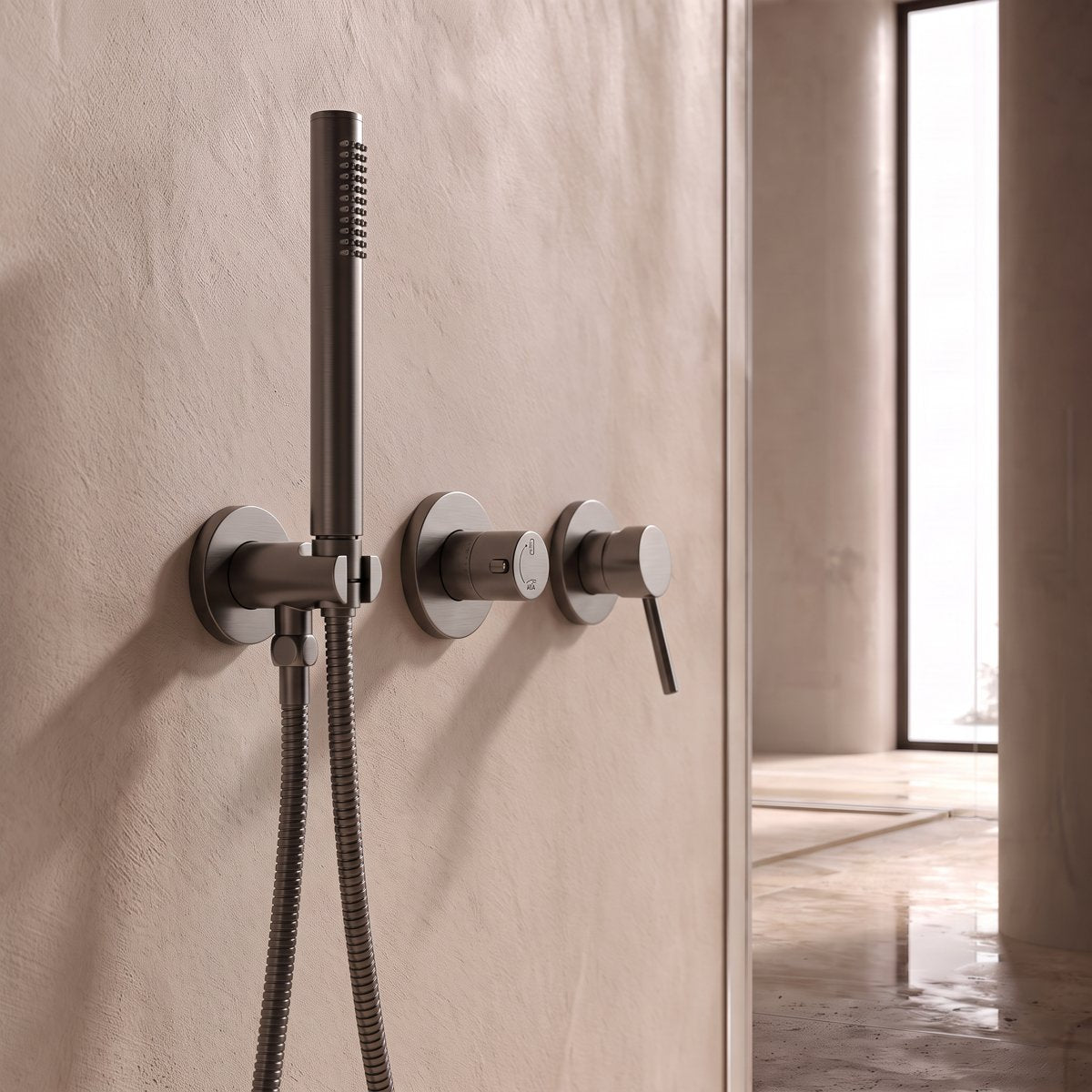 Colonne de douche encastrée gris brossé