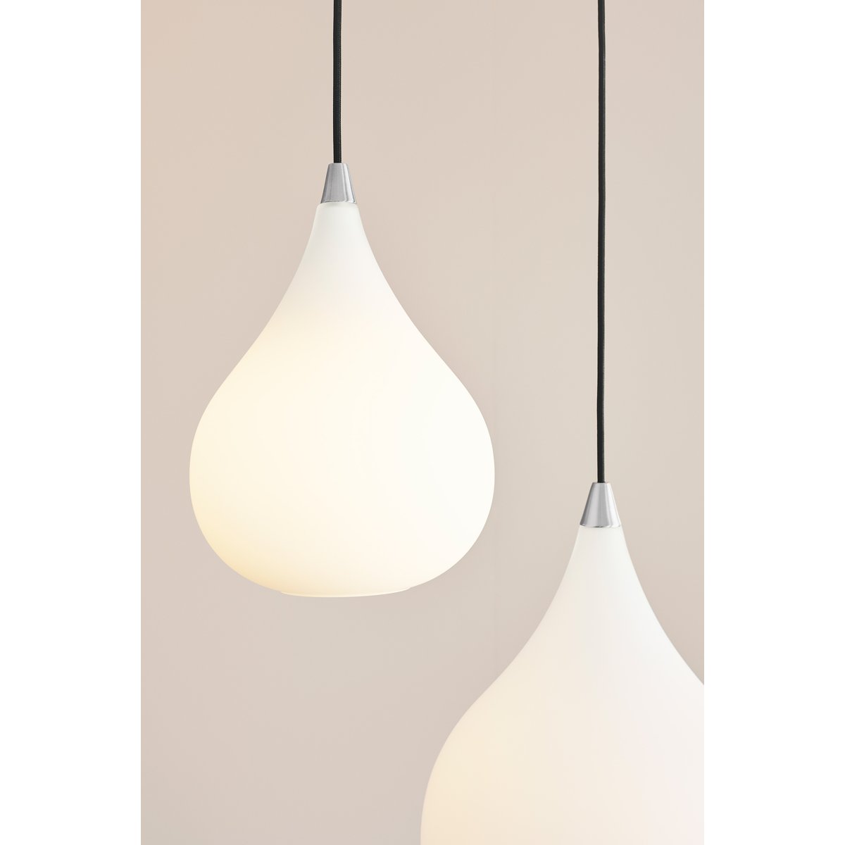 Suspension Drops Ø23 – Verre opale / acier