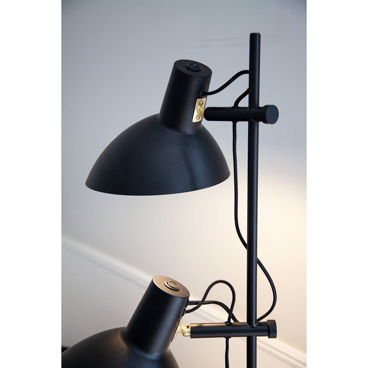 Lampadaire Metropole 2 bras 2 x E27 – Noir