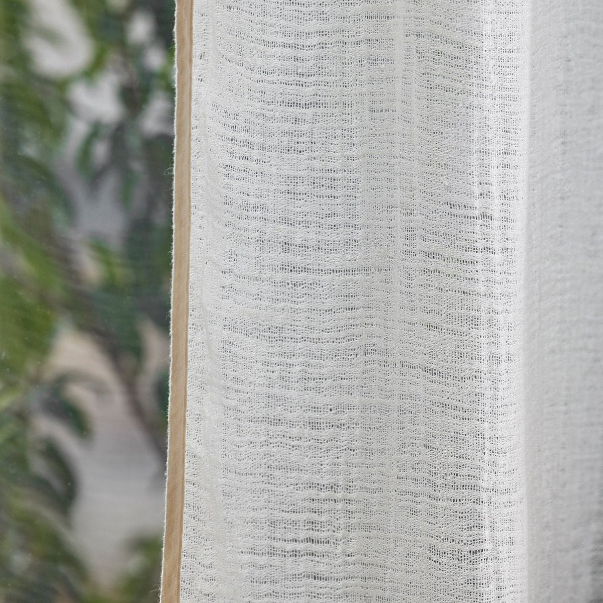 Rideau panneau ANKUR blanc et broderie noire