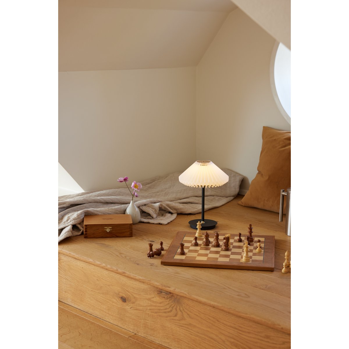 Lampe à poser nomade Paris To Go Ø22 – Blanc pur / noir