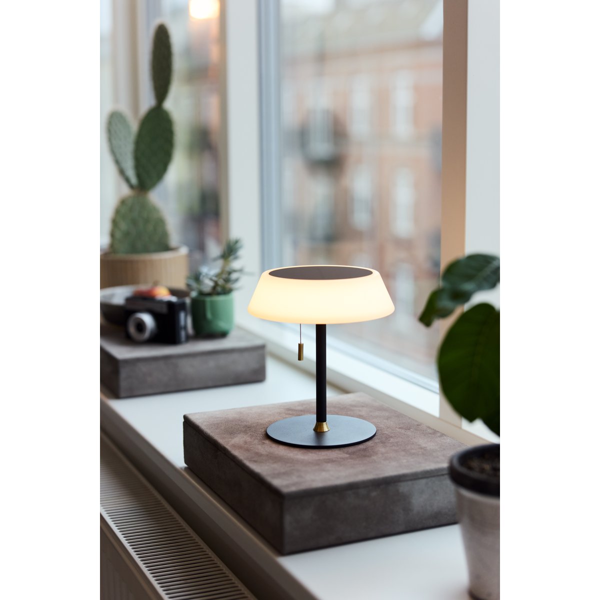 Lampe à poser nomade solaire – Noir