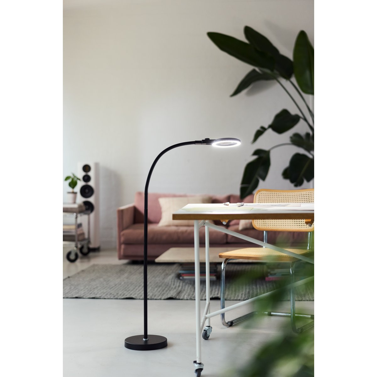 Lampadaire nomade Magni Charge Superflex – Noir