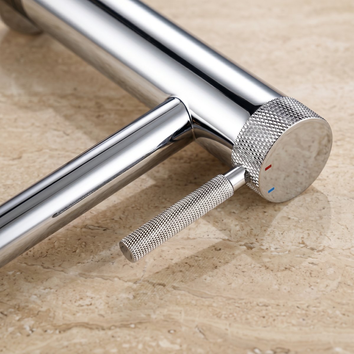 Mitigeur de salle de bain chromé