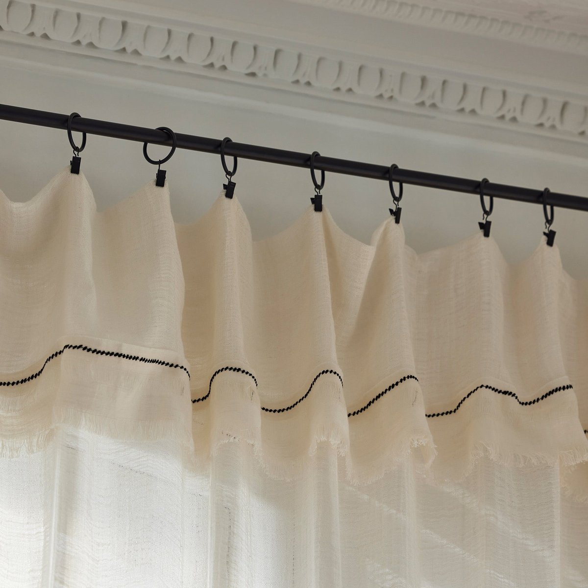 Rideau panneau ANKUR blanc et broderie noire