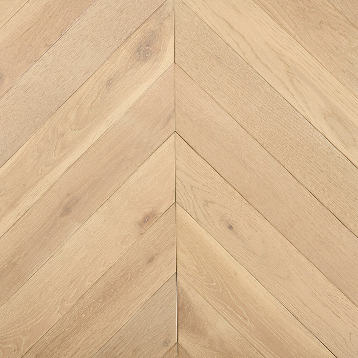 Parquet massif Point de Hongrie chêne salin - Larg. 9 cm