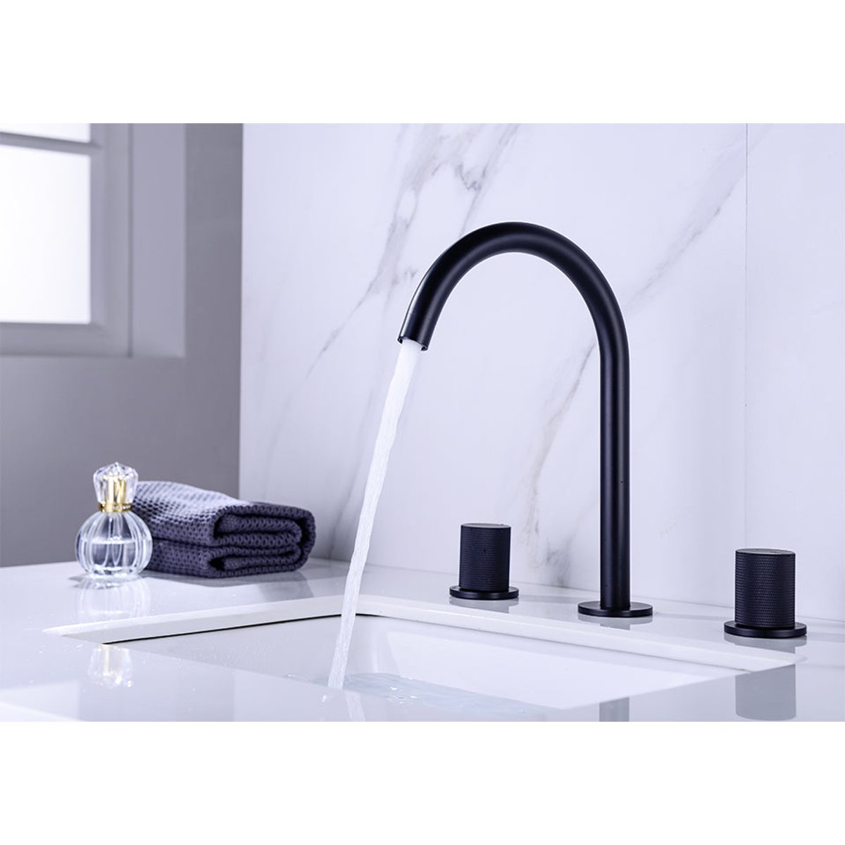 Robinet de salle de bain noir mat