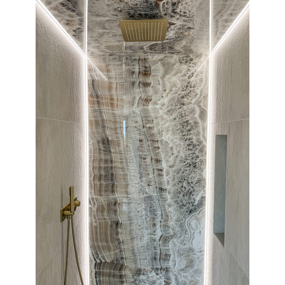 Colonne de douche encastrée or brossé