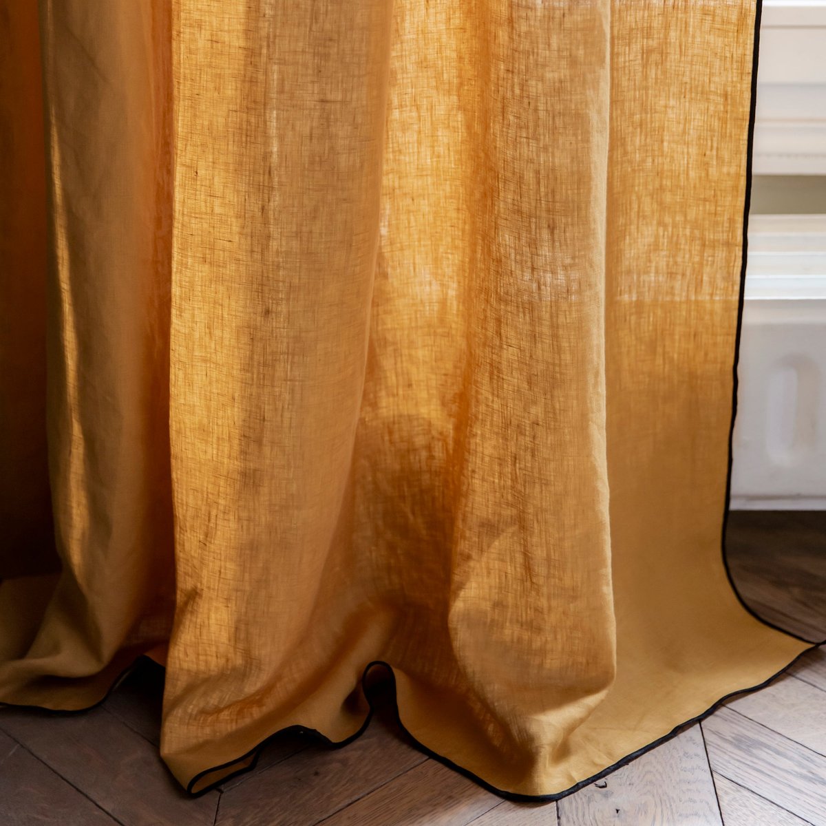 Rideau panneau CARLINA ocre et bourdon noir