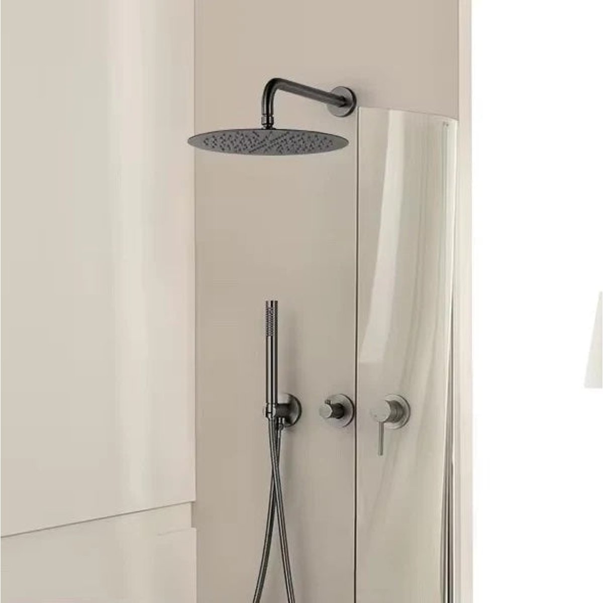 Colonne de douche encastrée gris brossé