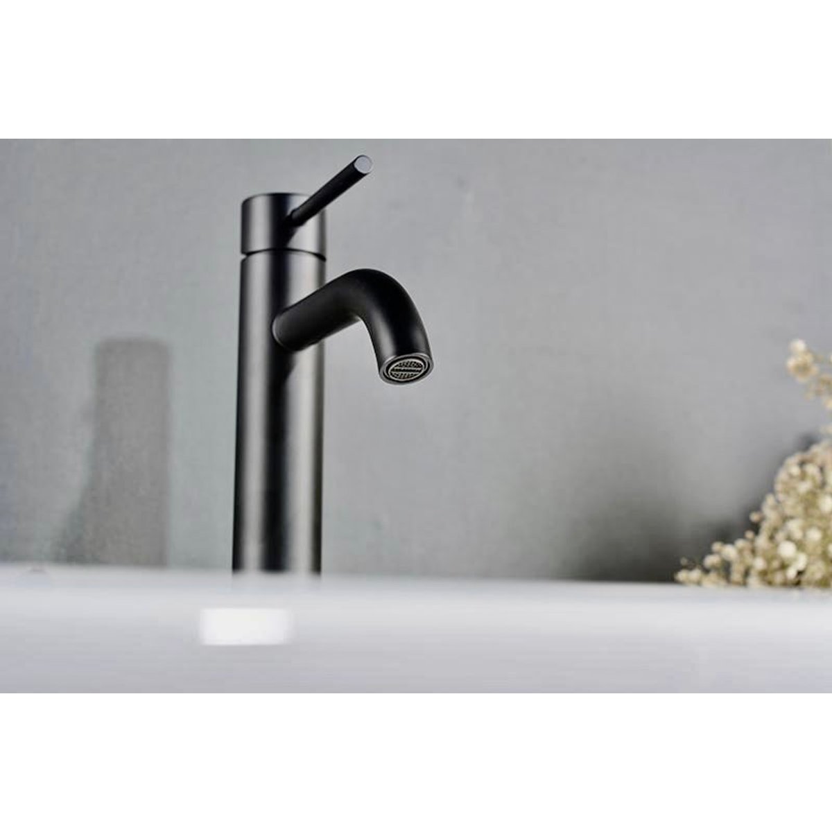 Mitigeur de salle de bain gris brossé