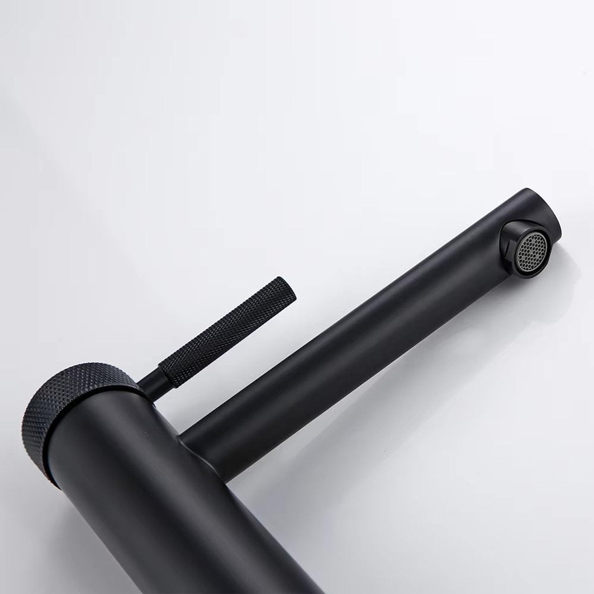 Mitigeur de salle de bain noir mate
