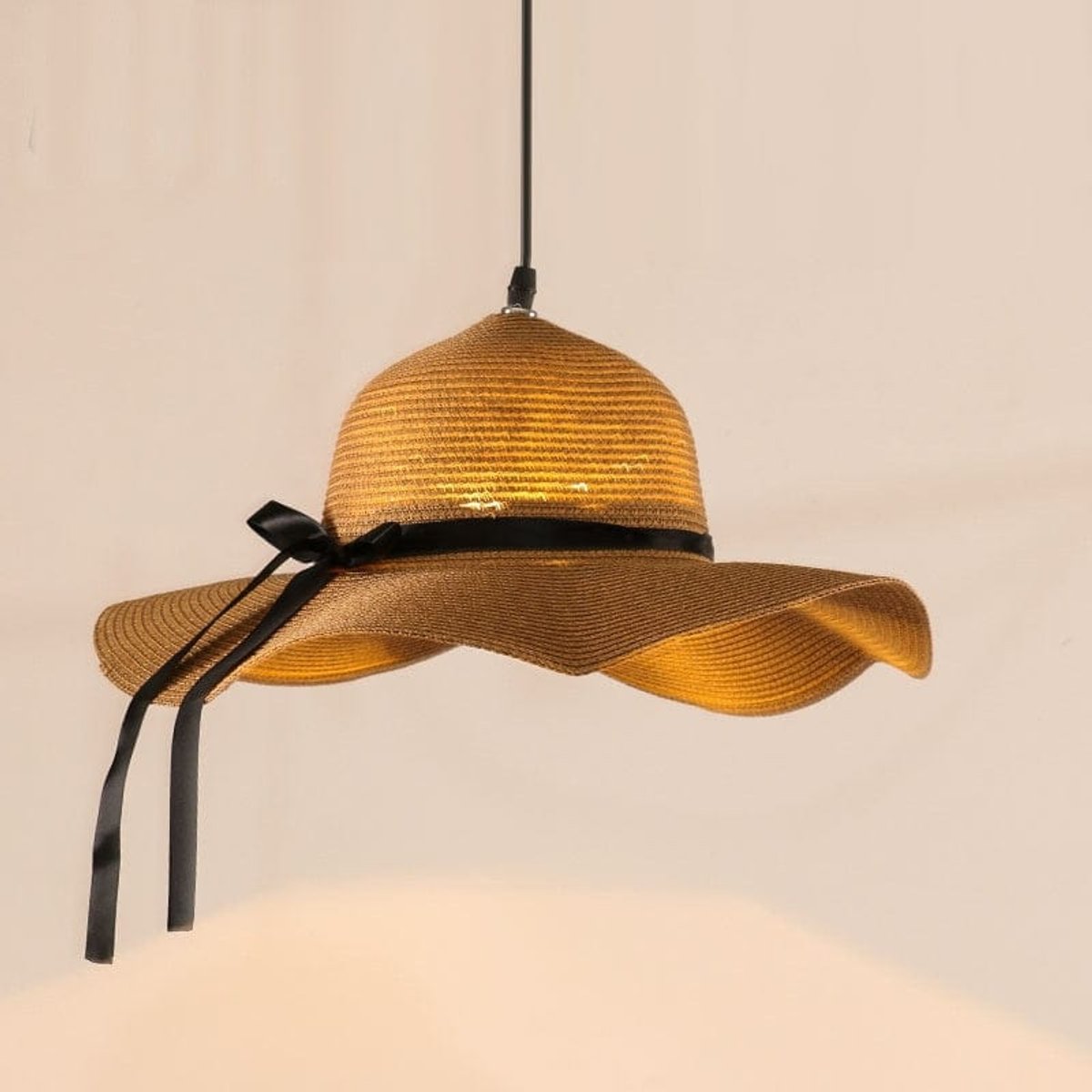Suspension Chapeau de Paille