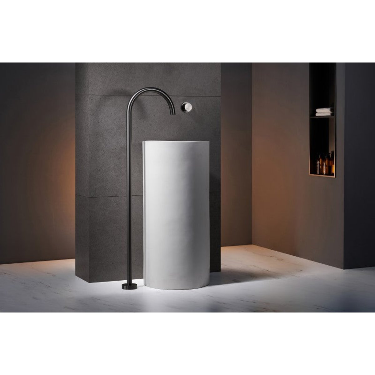 Ensemble de bain sur pieds gris brossé