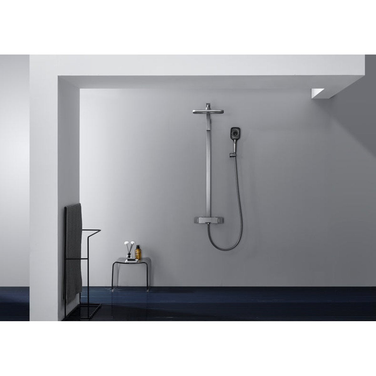 Colonne de douche et bain gris brossé