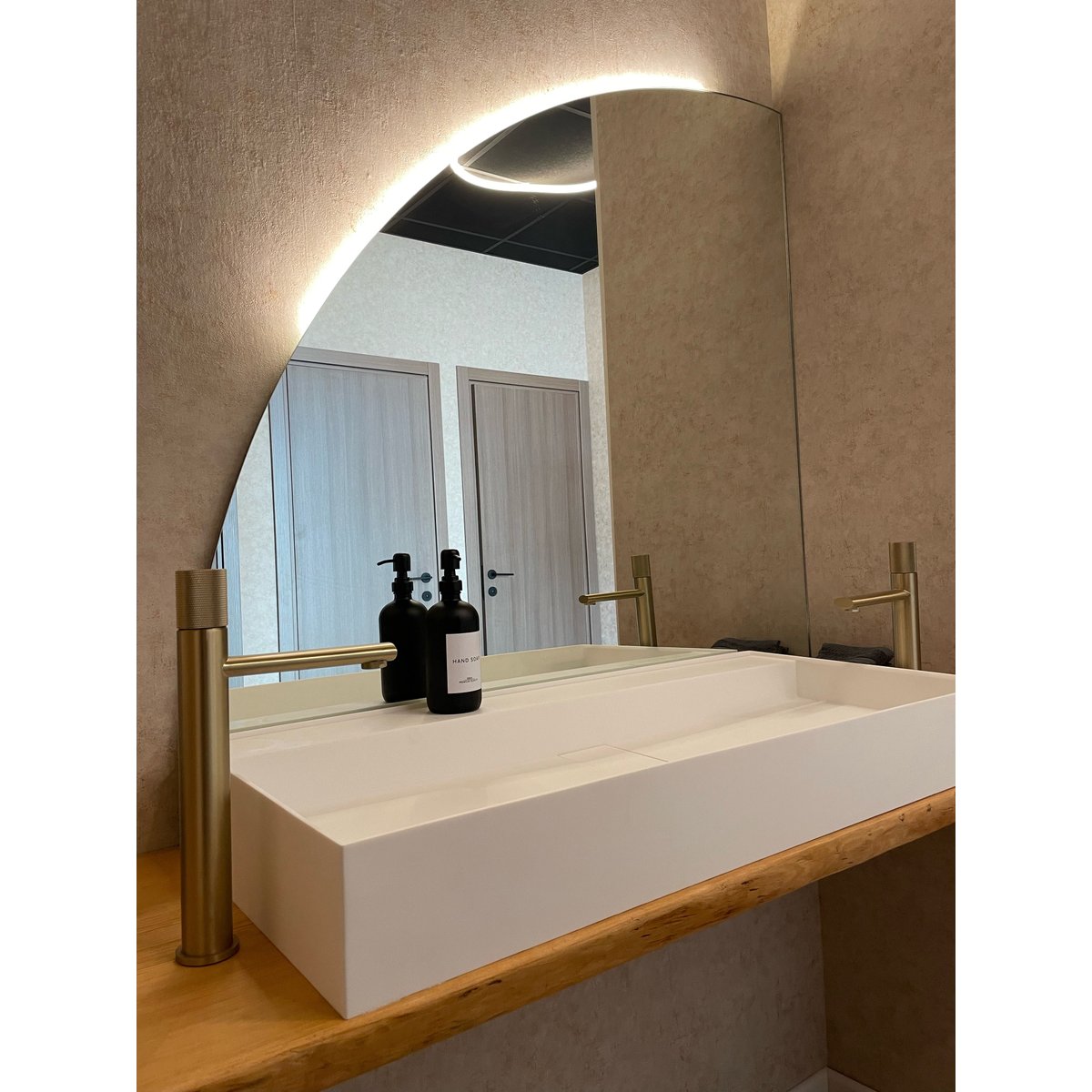 Mitigeur de salle de bain or brossé