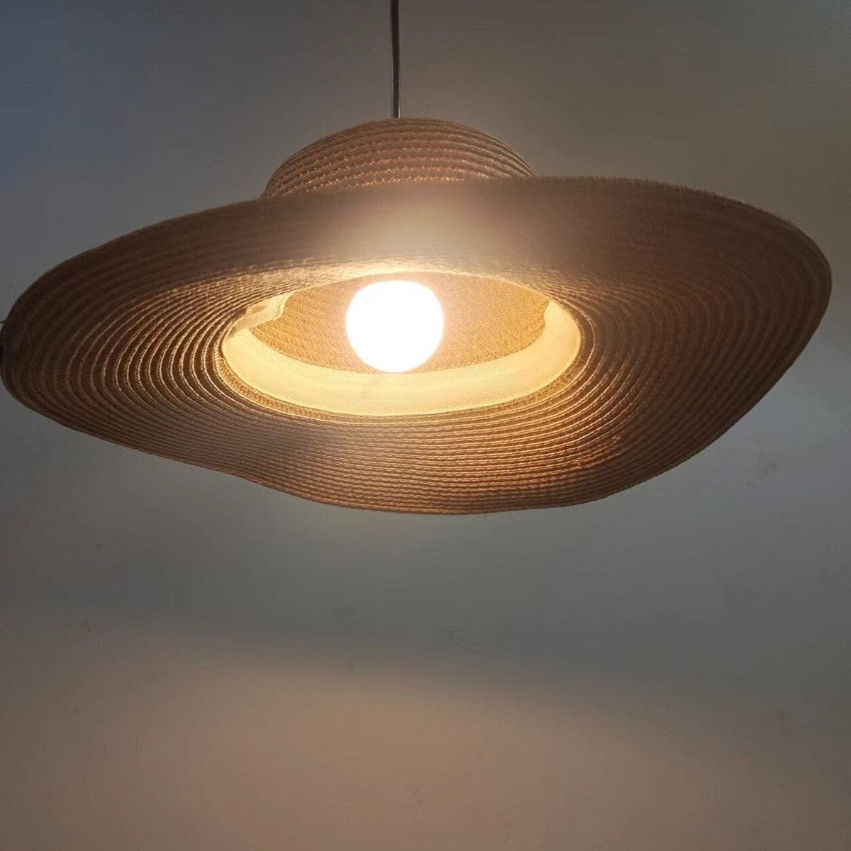 Suspension Chapeau de Paille