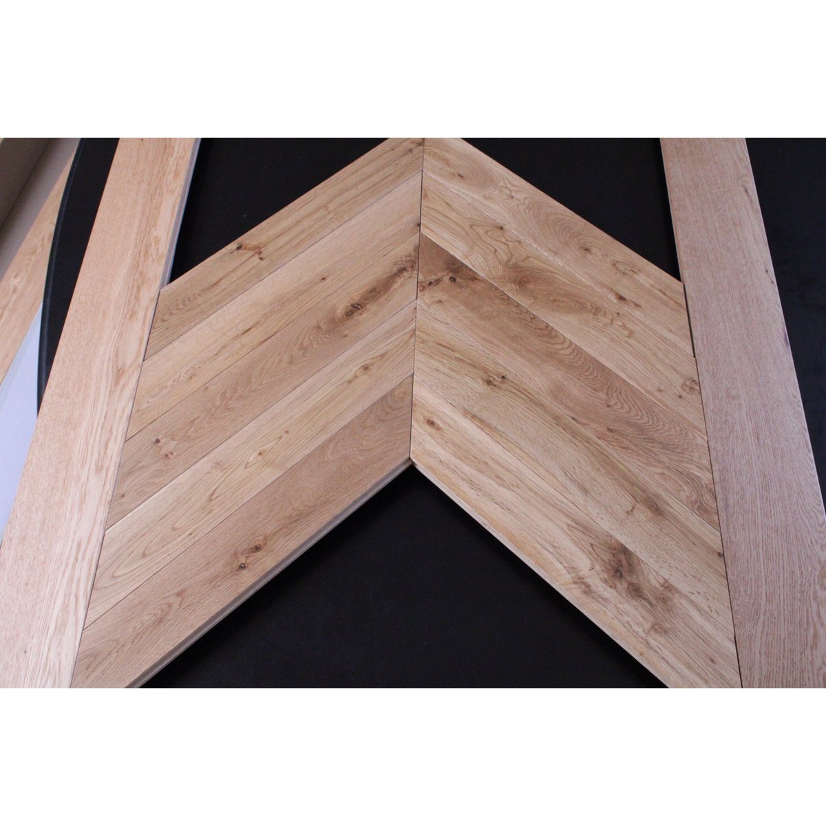Entourage pour parquet point de hongrie - 18 x 125 mm