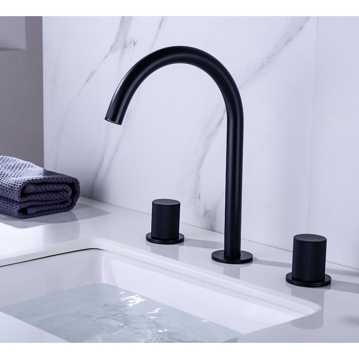 Robinet de salle de bain noir mat