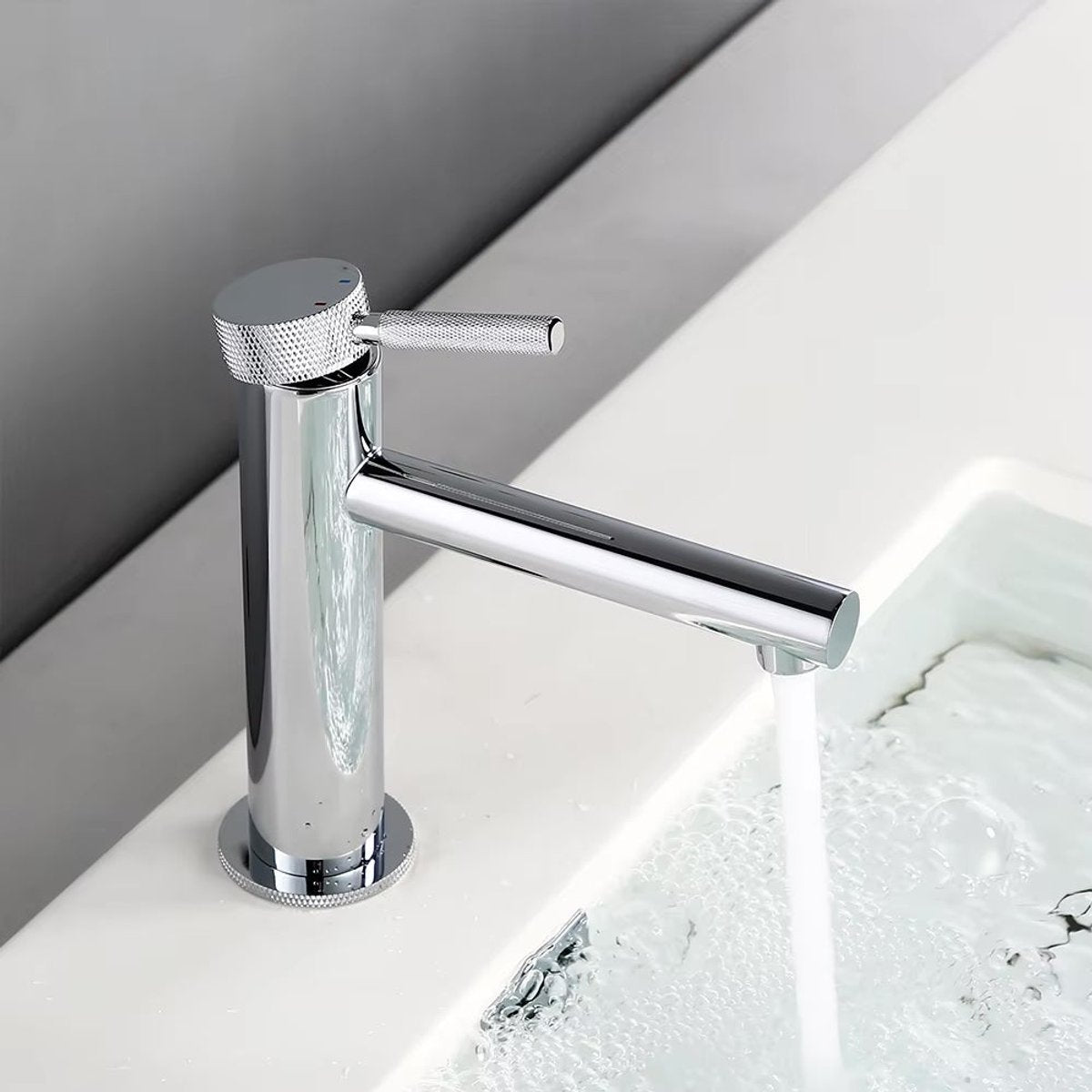 Mitigeur de salle de bain chromé