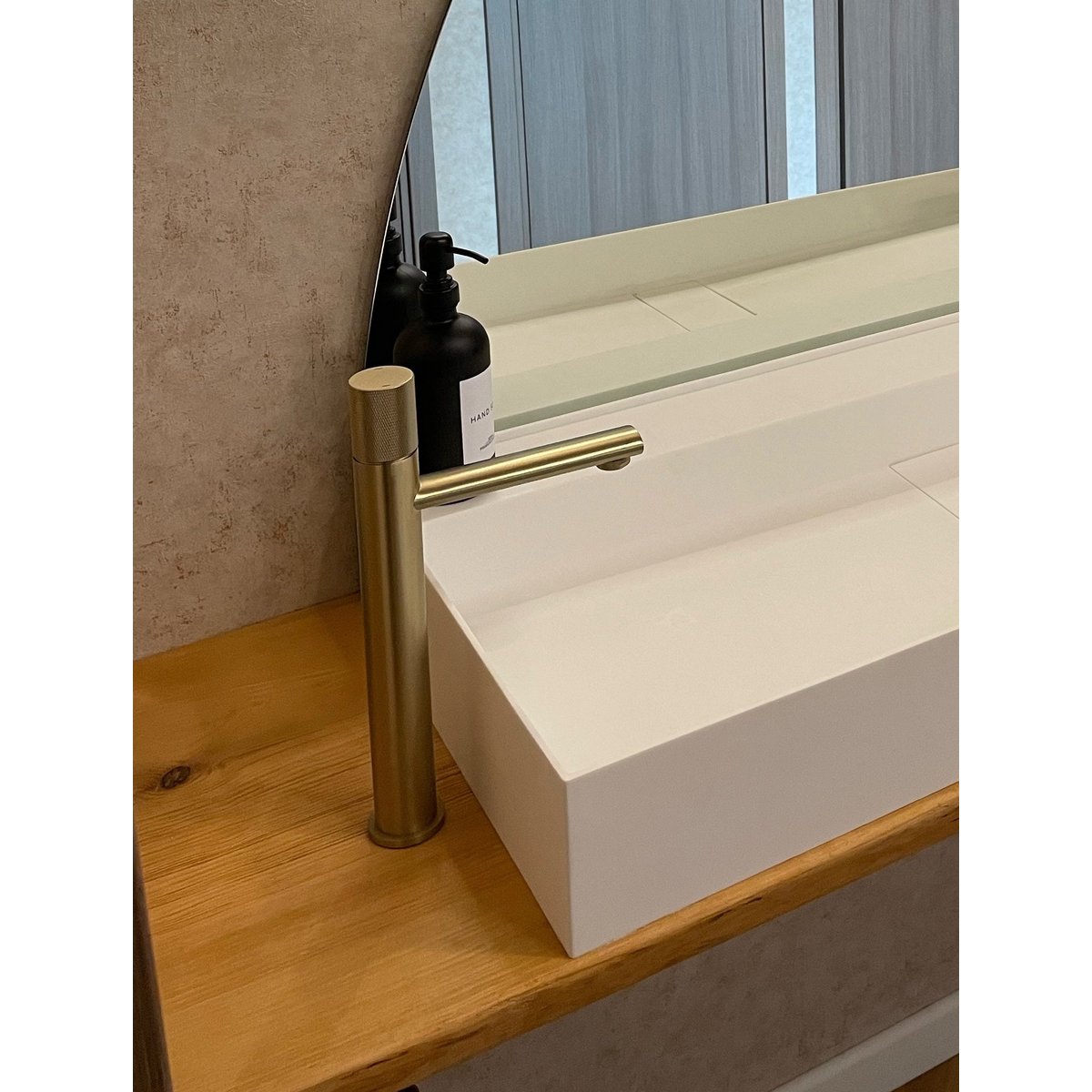 Mitigeur de salle de bain or brossé