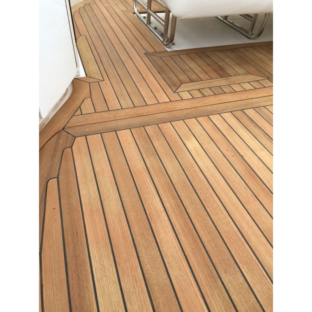 Parquet massif pont de bateau teck - Larg. 9 cm
