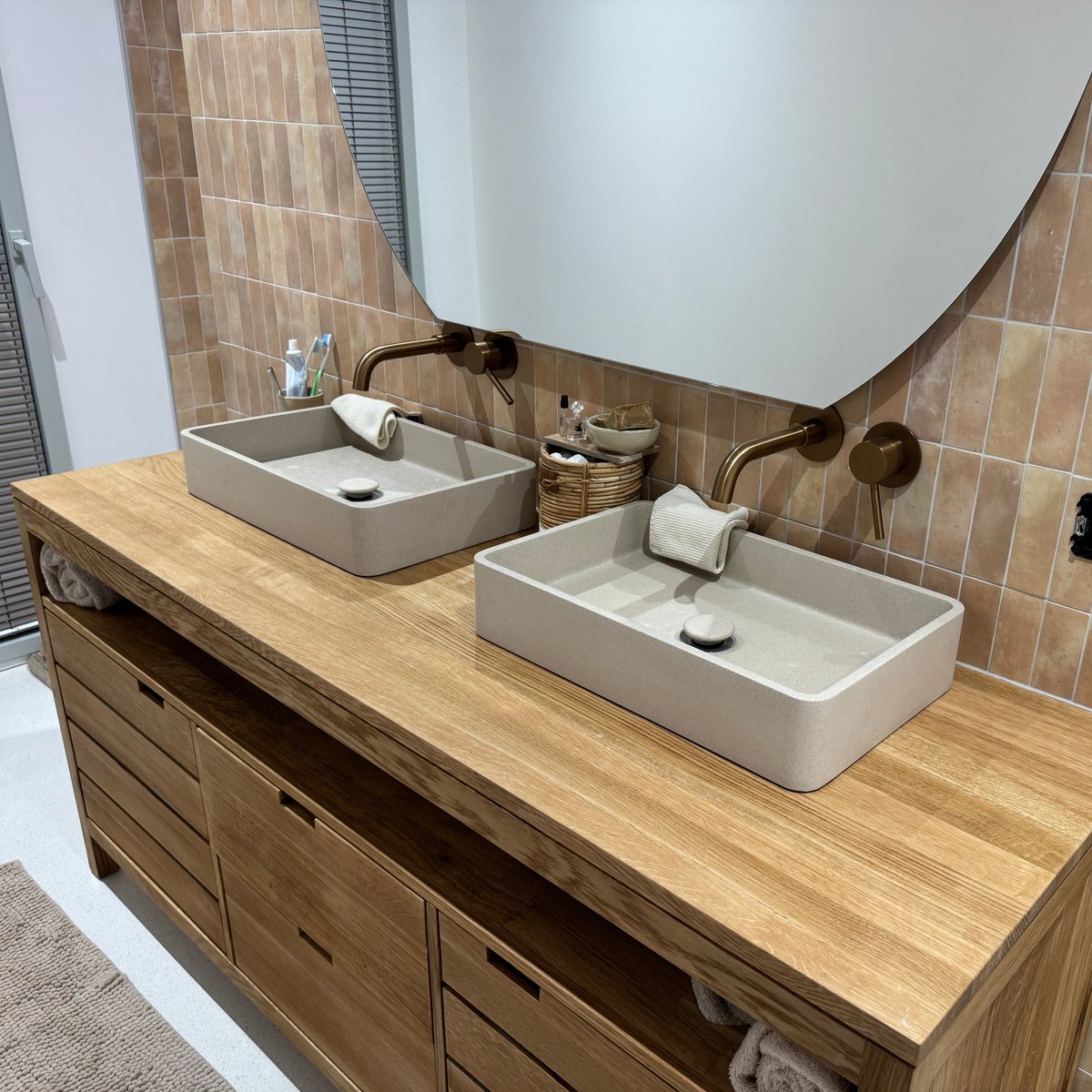 Mitigeur salle de bain encastré or rose brossé sans bec
