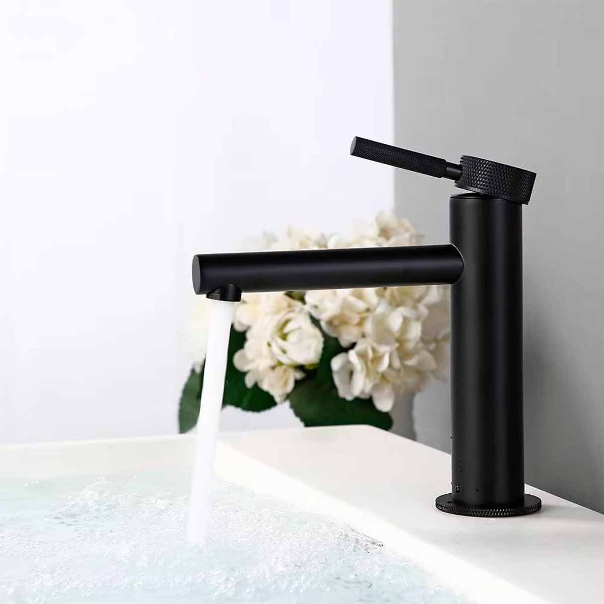 Mitigeur de salle de bain noir mate
